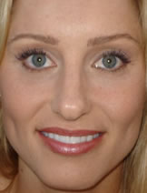 Jana Bunge does makeup and hairstyling for tv commercials,  photo shoots , and weddings.