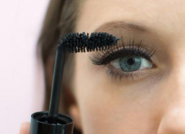 Bend the brush of the mascara wand