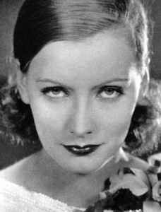 1929 Greta Garbo. Her natural lashes were widely emulated.