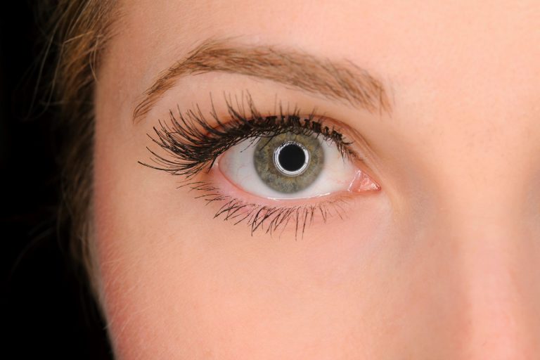 The Pros and Cons of Lashes vs False Eyelashes False Lashes