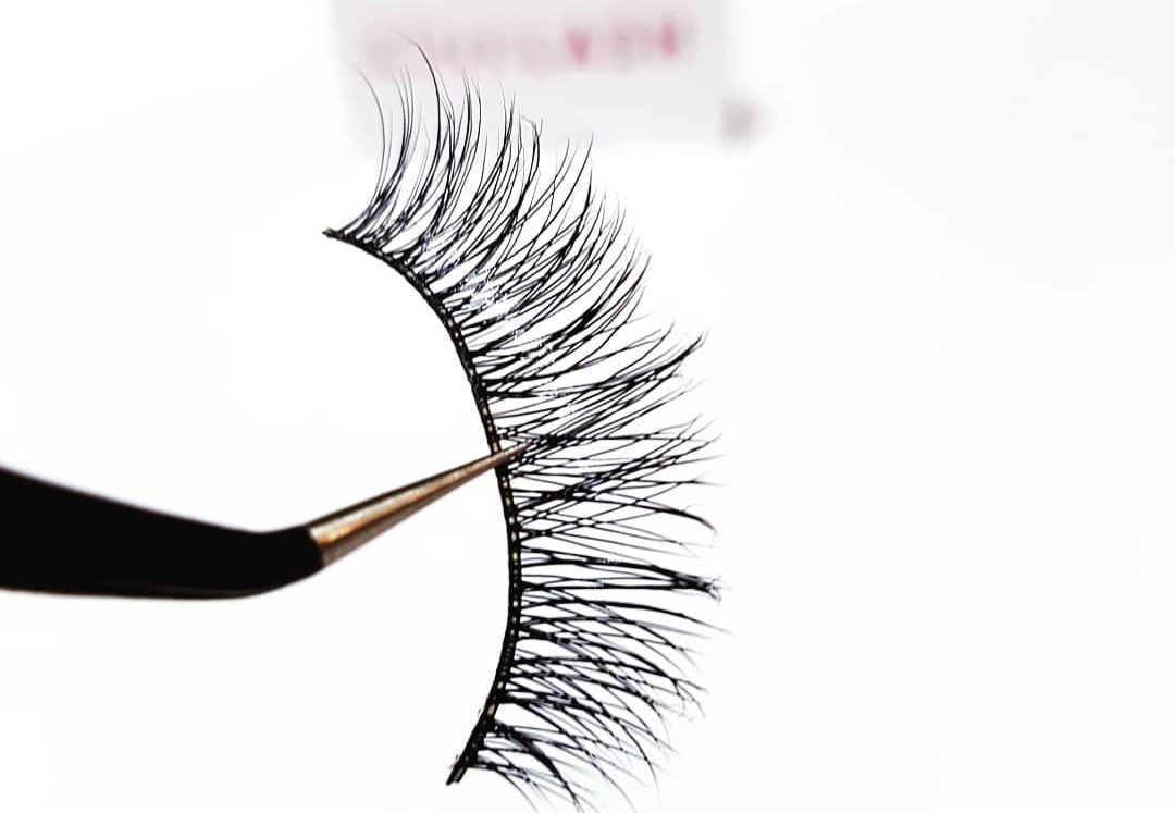 The Best Way To Clean Your False Eyelashes At Home