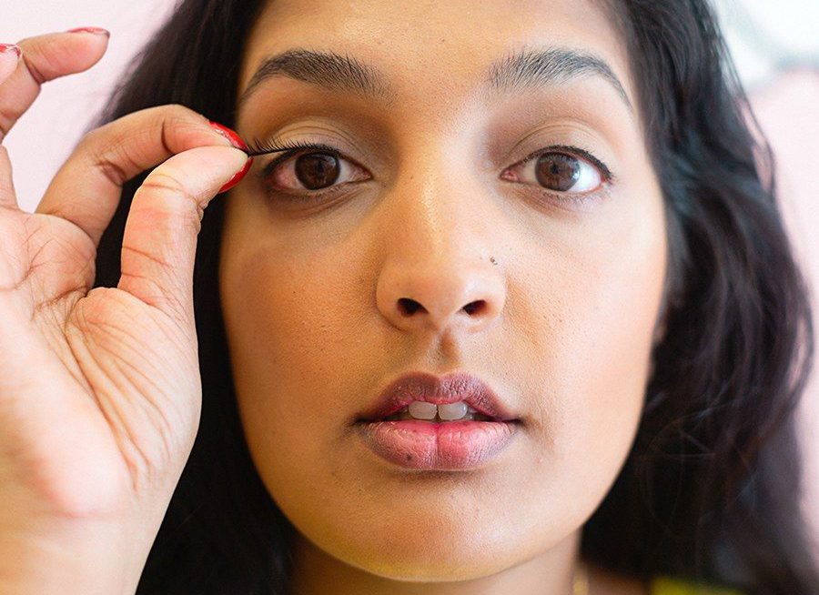 Step 5: Measure the lashes against your eye.