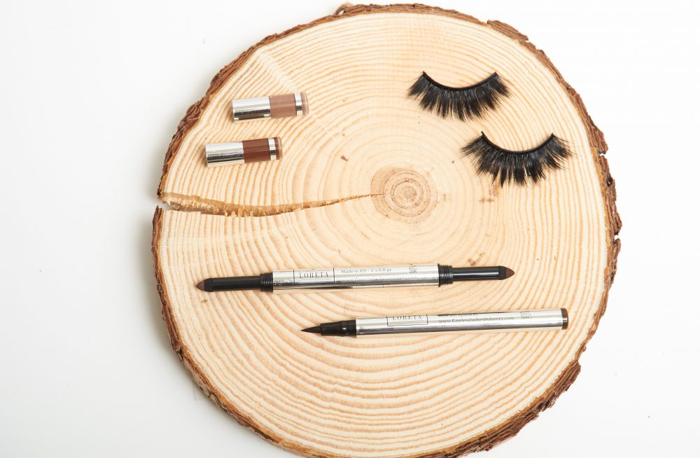 False Eyelashes with Makeup Tools