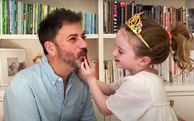 Jimmy-Kimmel-Daughter-Does-His-Makeup-Lips-False-Lashes