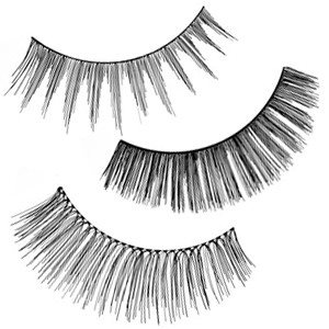 Full strip lashes are falsies eyelashes that are a great for lash on the go. Available in wide range of different volumne, fullness and lengths.